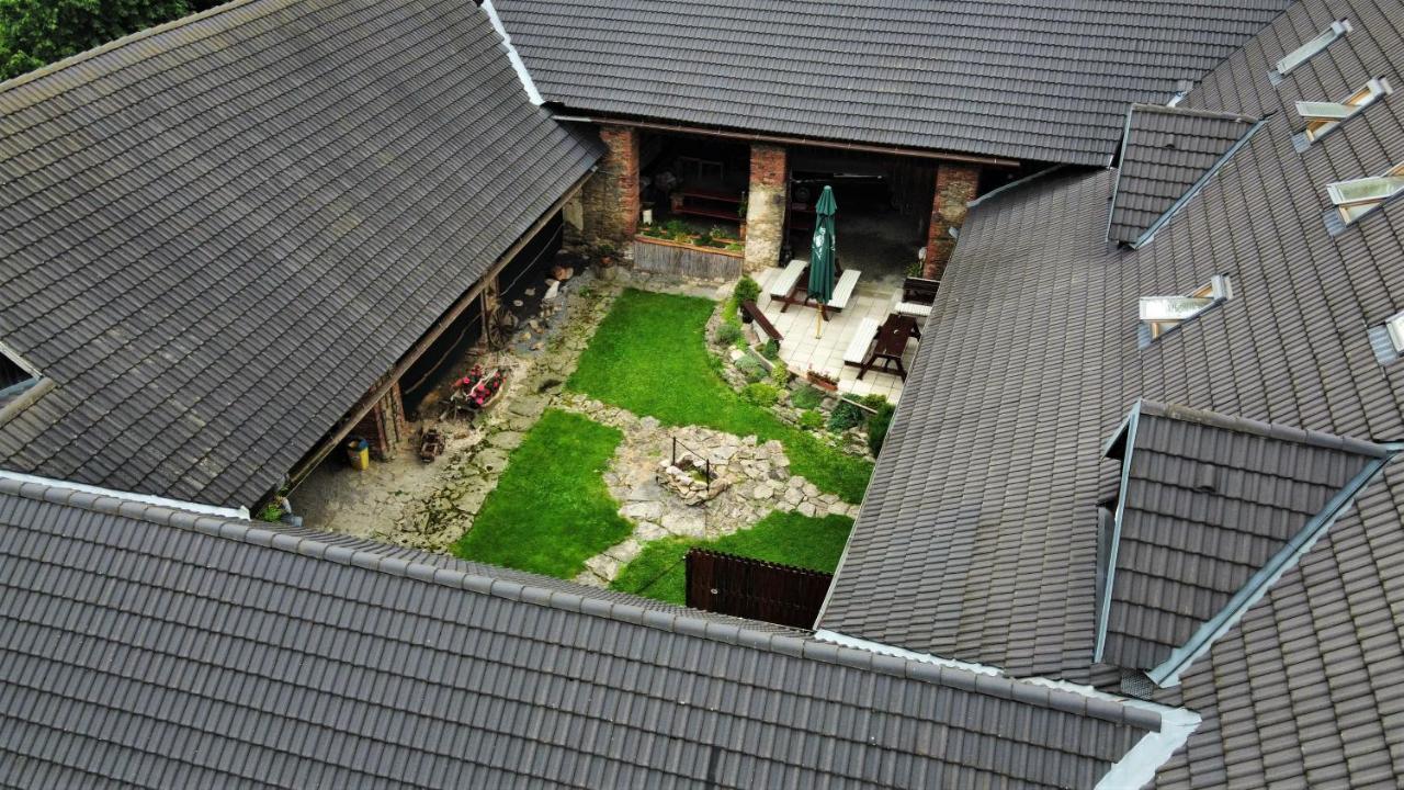 Penzion U Dvojice Nove Mesto na Morave Ngoại thất bức ảnh